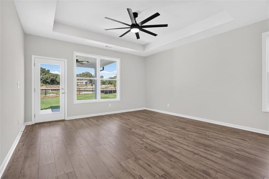 Spacious, unfurnished interior of a new home in , Athens (Image 28).