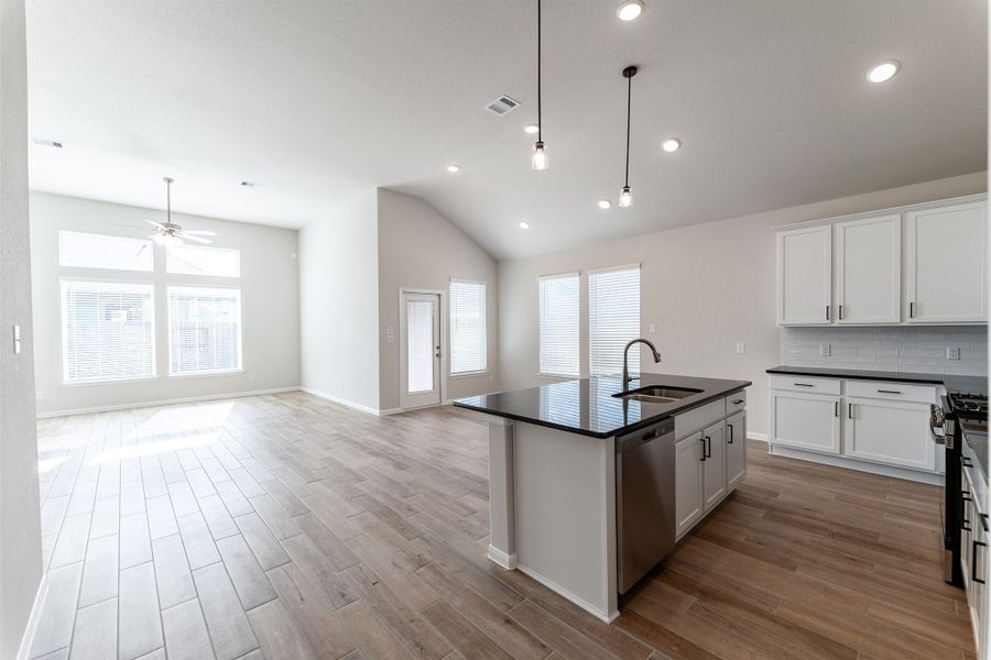 Furnished interior view inside a new home in Canterra Creek, Rosharon (Image 4).