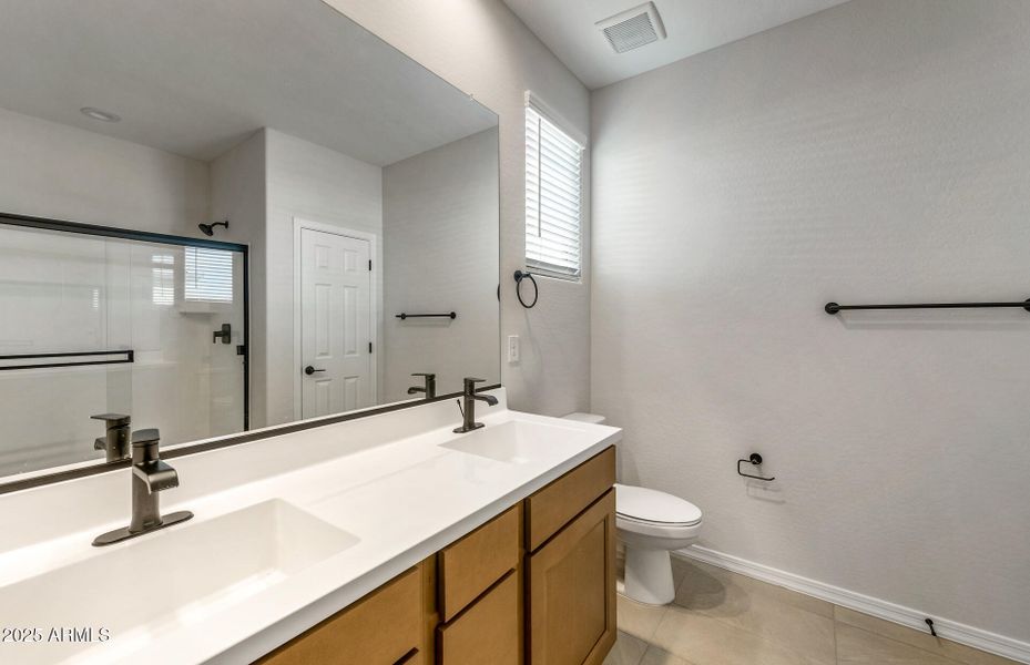 Owner's Bathroom Owner's Bathroom