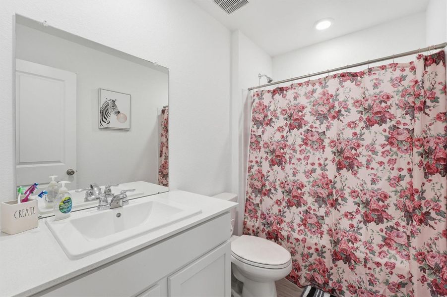 Primary Bath with Tub & Shower Combination Primary Bath with Tub & Shower Combination