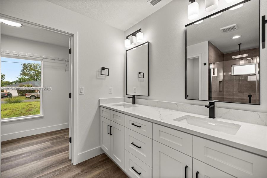 Furnished interior view inside a new home in , Ocala (Image 9).