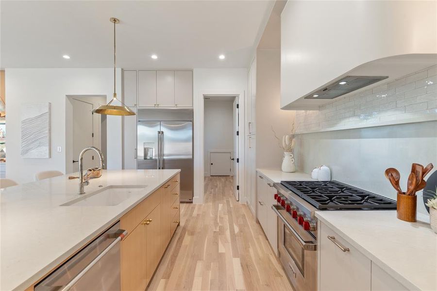 Furnished interior view inside a new home in , Dallas (Image 26).