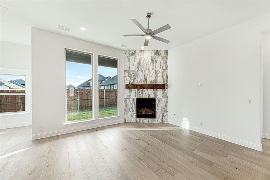 Spacious, unfurnished interior of a new home in Country Lakes Classic 50, Denton (Image 16). Spacious, unfurnished interior of a new home in Country Lakes Classic 50, Denton (Image 16).