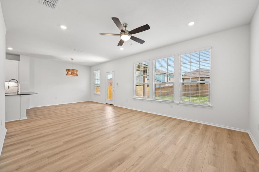 Spacious, unfurnished interior of a new home in Creekside at Estancia, Austin (Image 27).