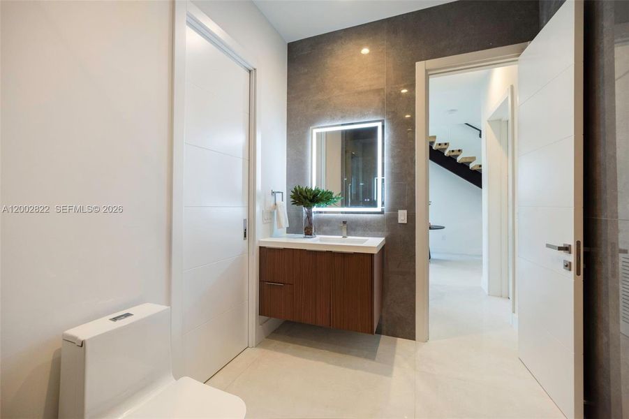 Furnished interior view inside a new home in , Fort Lauderdale (Image 6).