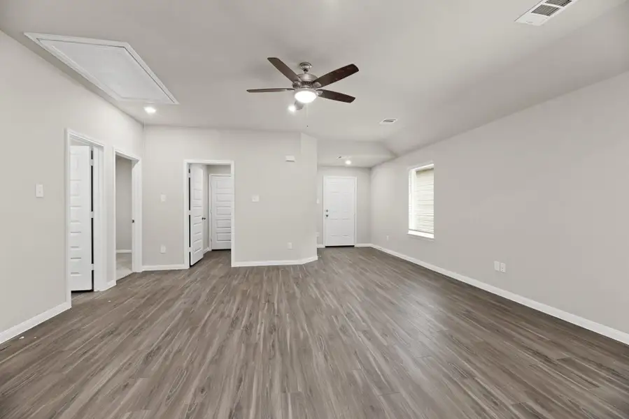 Spacious, unfurnished interior of a new home in Ridgeland Hills, Willis (Image 12). Spacious, unfurnished interior of a new home in Ridgeland Hills, Willis (Image 12).