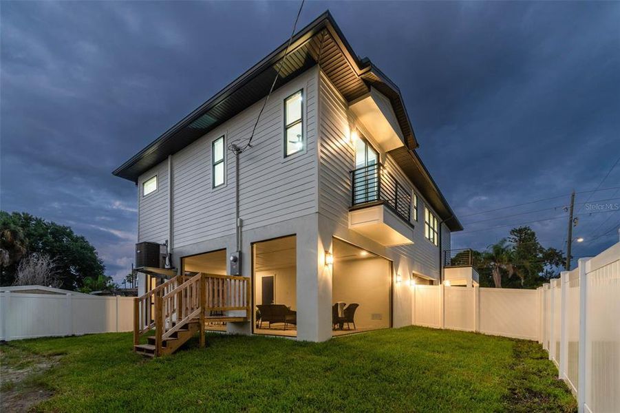 Exterior details and patio area of a home in , St. Petersburg (Image 34).