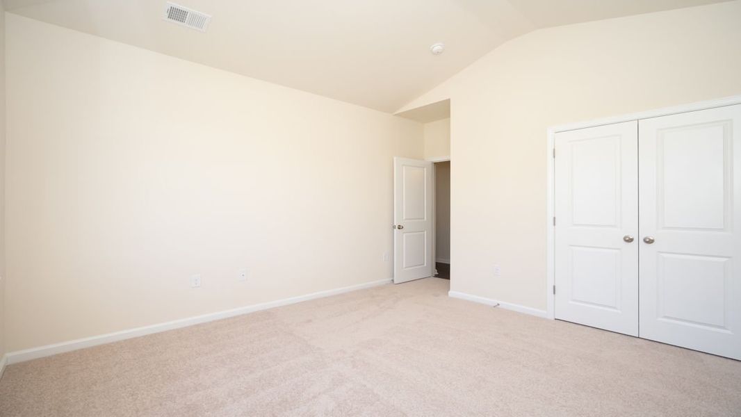 Representative unfurnished interior of a home built from the EATON by D.R. Horton in Waterbridge, Myrtle Beach (Image 20).