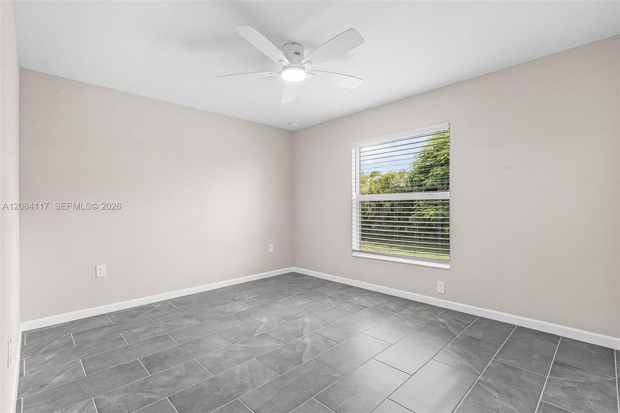 Spacious, unfurnished interior of a new home in , Cape Coral (Image 14).