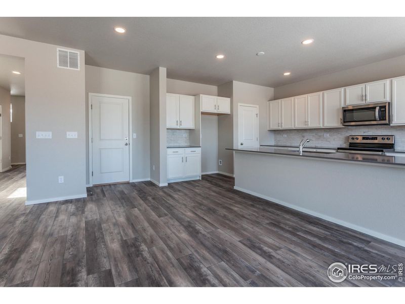 EXAMPLE PHOTO: DINING ROOM AND KITCHEN