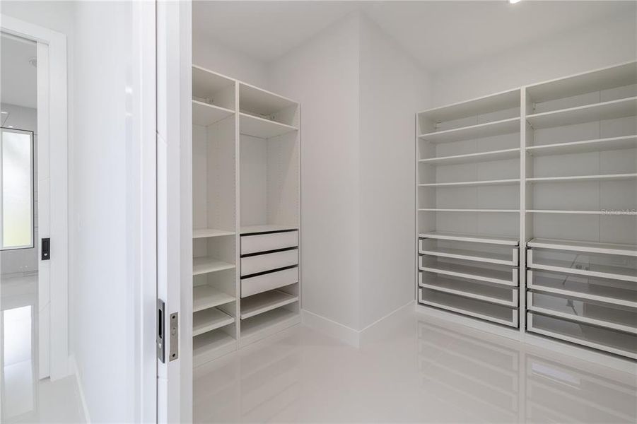 Spacious, unfurnished interior of a new home in , Palm Coast (Image 25).