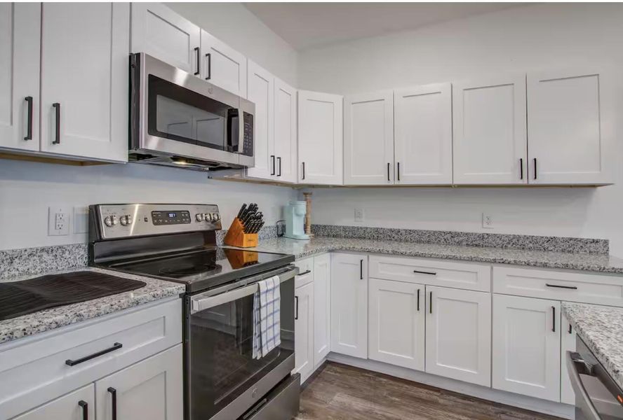 Furnished interior view inside a new home in , Hanahan (Image 11).