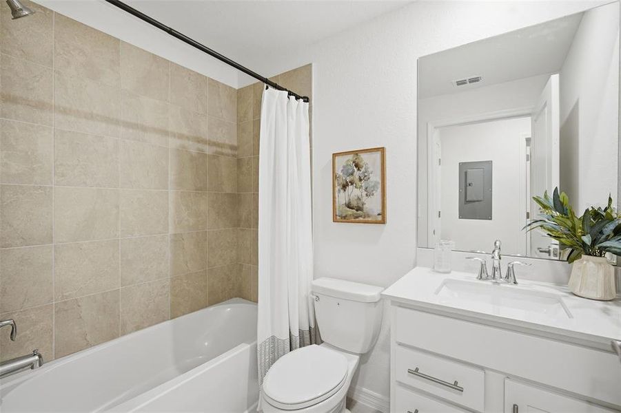 Furnished interior view inside a new home in Calusa Country Club, Lakewood Ranch (Image 11).