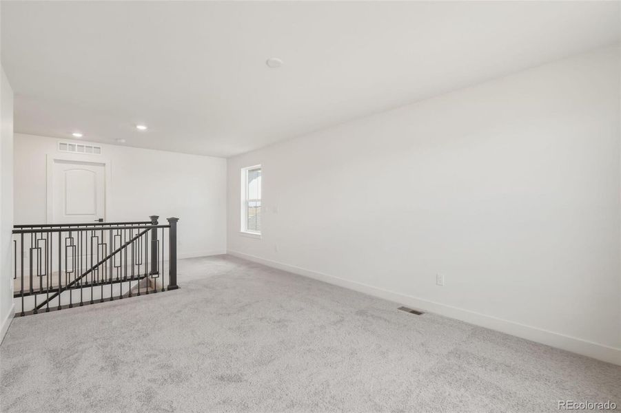 Spacious, unfurnished interior of a new home in Farmlore, Brighton (Image 27).