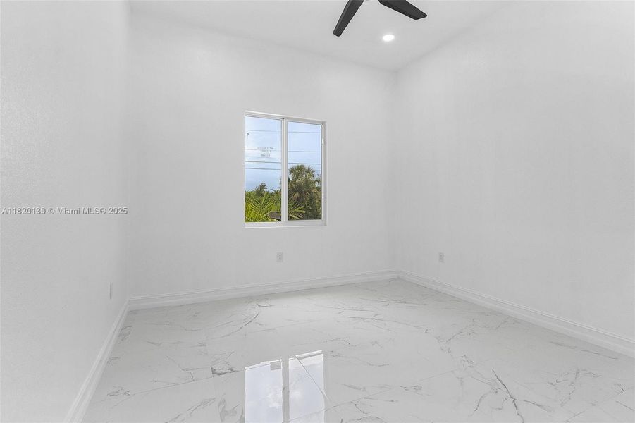 Spacious, unfurnished interior of a new home in , Lehigh Acres (Image 12).