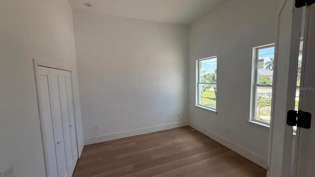 Spacious, unfurnished interior of a new home in , Port Charlotte (Image 11).