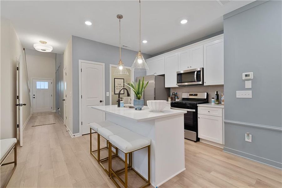 Furnished interior view inside a new home in Abbotts Crossing, Conyers (Image 8).