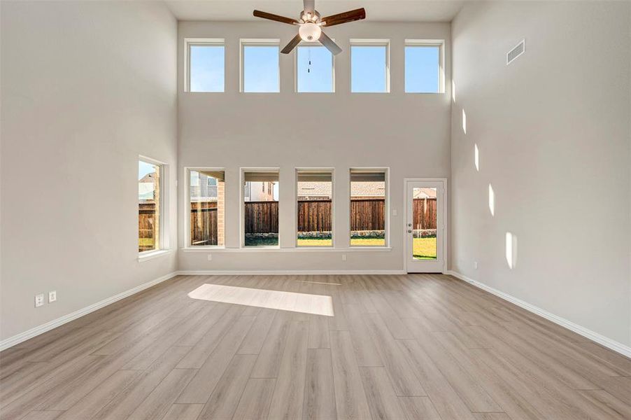 Spacious, unfurnished interior of a new home in Lily Creek at Sutton Fields, Aubrey (Image 19).