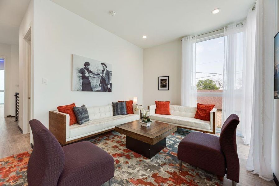 Furnished interior view inside a new home in , Dallas (Image 20).