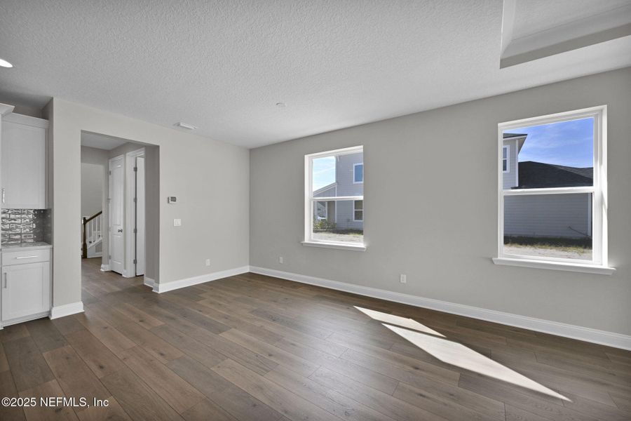 Spacious, unfurnished interior of a new home in Seabrook Village at Nocatee, Ponte Vedra (Image 29).