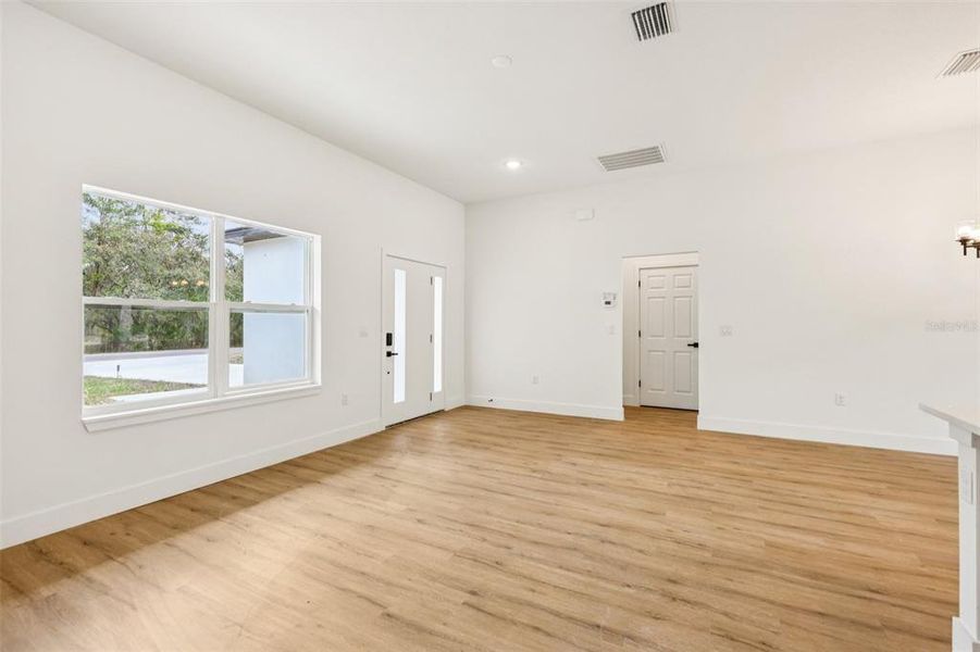 Spacious, unfurnished interior of a new home in , Ocklawaha (Image 17).