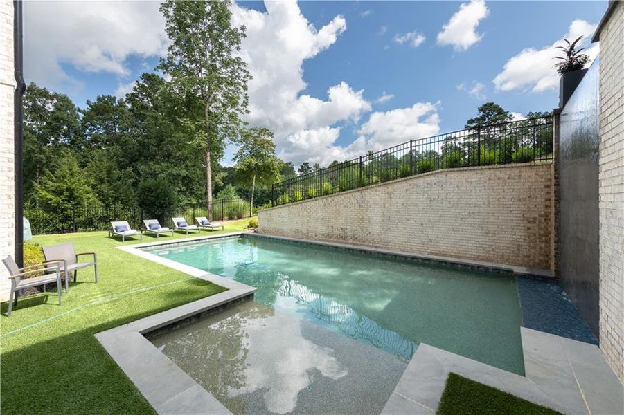 Exterior details and patio area of a home in , Acworth (Image 3).