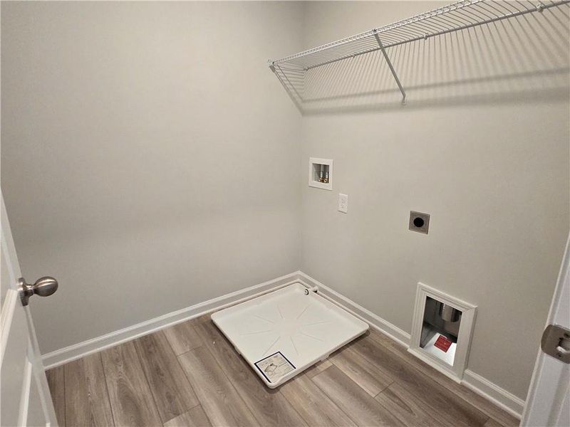 Spacious, unfurnished interior of a new home in Enclave at Logan Point, Loganville (Image 15).