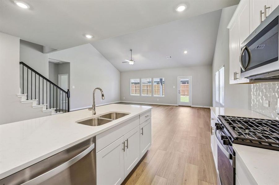 Photo is not of the actual home, but is an inspirational photo of builder’s model home and may depict options, furnishings, and/or decorator features that are not included. Photo is not of the actual home, but is an inspirational photo of builder’s model home and may depict options, furnishings, and/or decorator features that are not included.