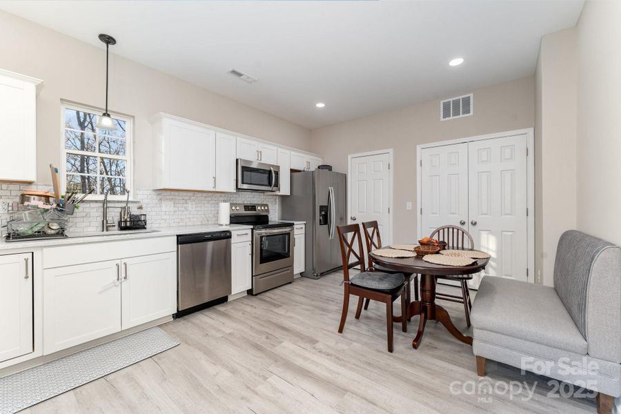 Furnished interior view inside a new home in , Kernersville (Image 5). Furnished interior view inside a new home in , Kernersville (Image 5).