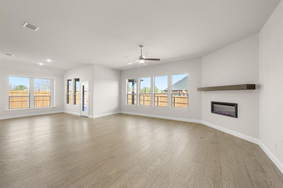 901 Meadowview- Living Room-1