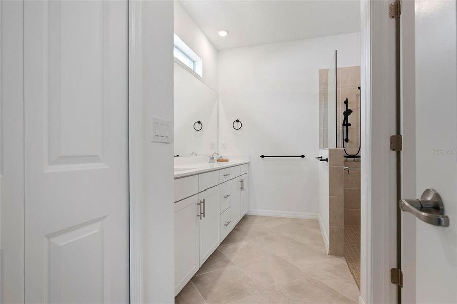 Furnished interior view inside a new home in , Venice (Image 9).