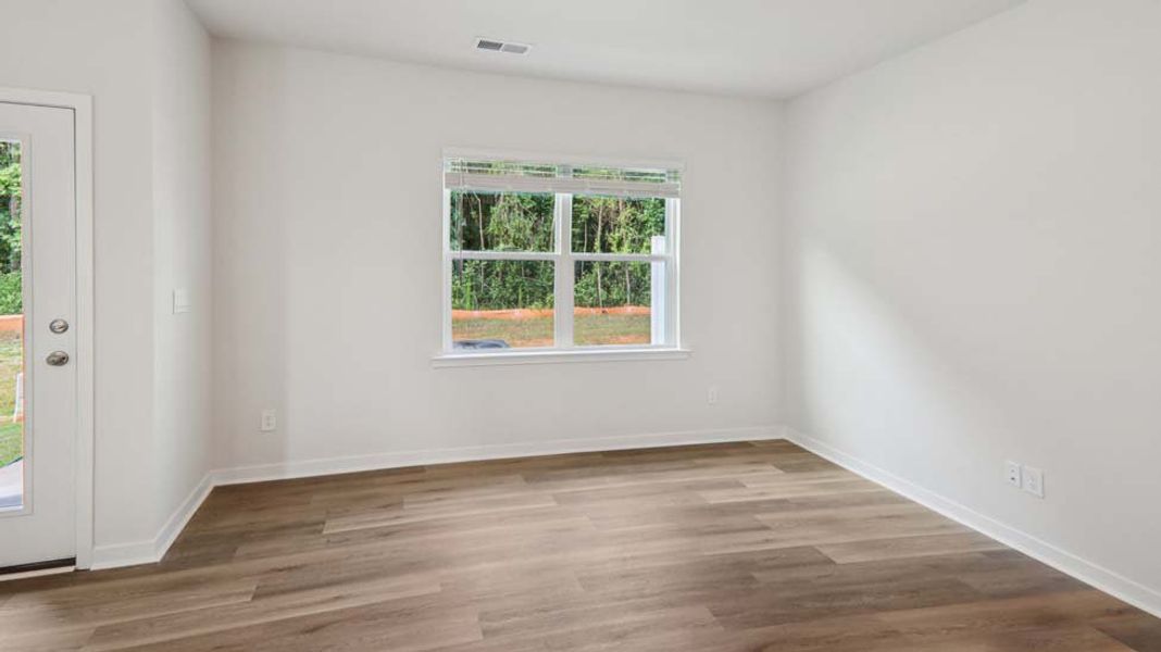 Representative unfurnished interior of a home built from the Pearson by D.R. Horton in Clark Creek Landing Townhomes, Lincolnton (Image 10).