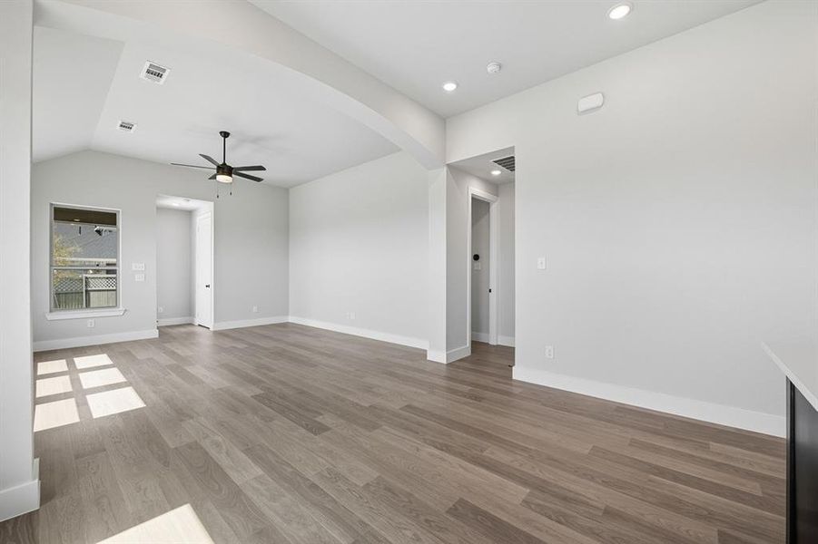 Spacious, unfurnished interior of a new home in Pecan Square: 40ft. lots, Northlake (Image 15). Spacious, unfurnished interior of a new home in Pecan Square: 40ft. lots, Northlake (Image 15).