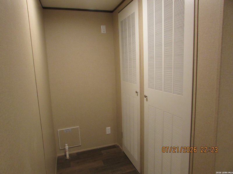 Spacious, unfurnished interior of a new home in , San Antonio (Image 8).
