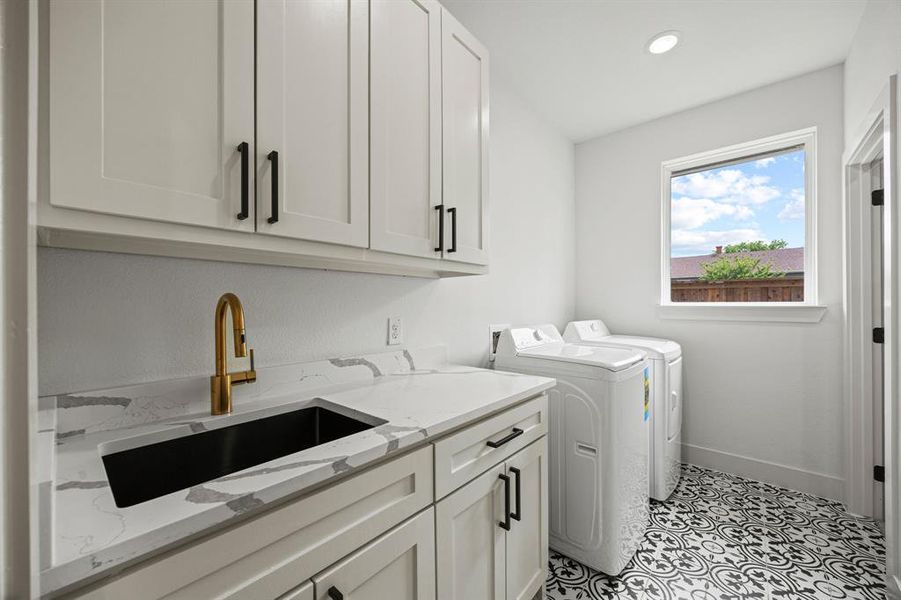 Furnished interior view inside a new home in , Kerens (Image 12).