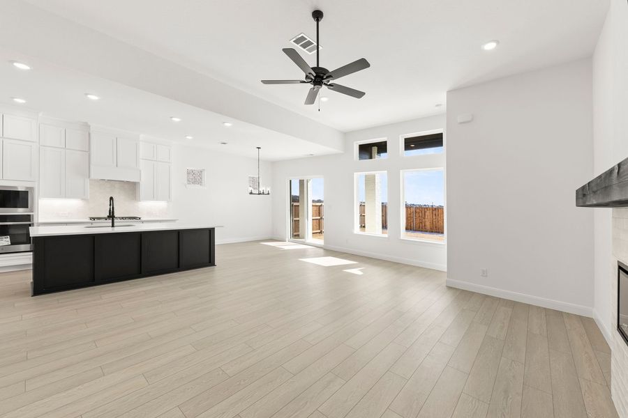 Spacious, unfurnished interior of a new home in Lily Creek at Sutton Fields, Aubrey (Image 21). Spacious, unfurnished interior of a new home in Lily Creek at Sutton Fields, Aubrey (Image 21).