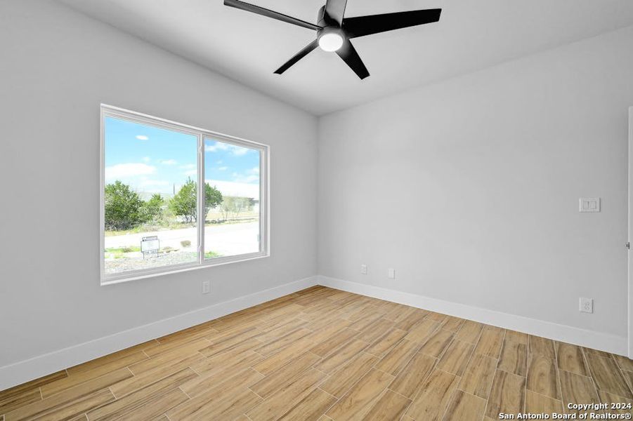Spacious, unfurnished interior of a new home in , Blanco (Image 17).