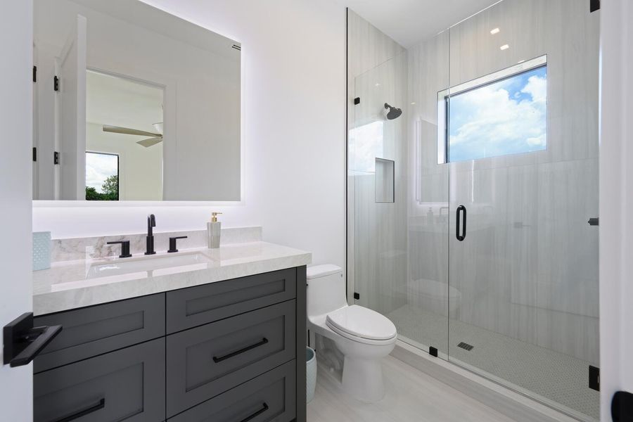 GUEST BATHROOM 2ND FLOOR