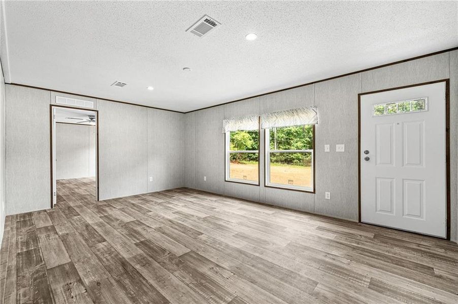 Spacious, unfurnished interior of a new home in , Elberton (Image 16).