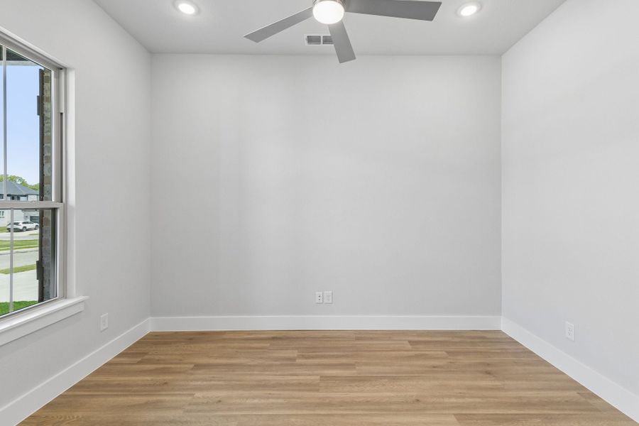 Spacious, unfurnished interior of a new home in Painted Tree Lakeside, McKinney (Image 24).