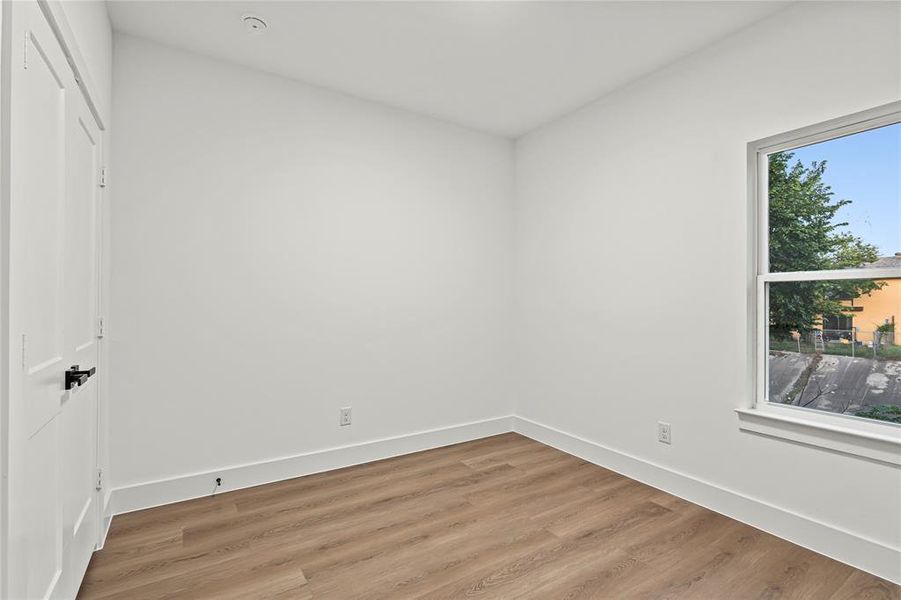Spacious, unfurnished interior of a new home in , Dallas (Image 26).