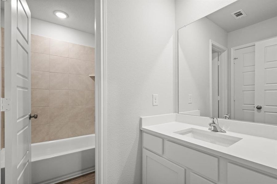 Furnished interior view inside a new home in Rocky Creek Crossing, Fort Worth (Image 5). Furnished interior view inside a new home in Rocky Creek Crossing, Fort Worth (Image 5).