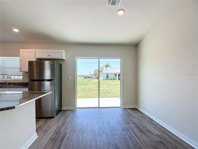 Spacious, unfurnished interior of a new home in , Cape Coral (Image 16).