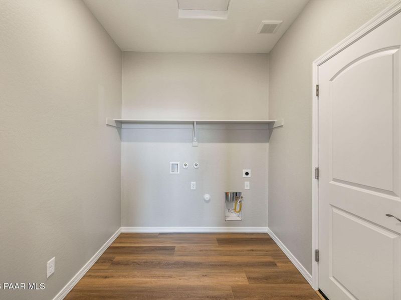 Spacious, unfurnished interior of a new home in North Ridge at Pronghorn Ranch, Prescott Valley (Image 18).