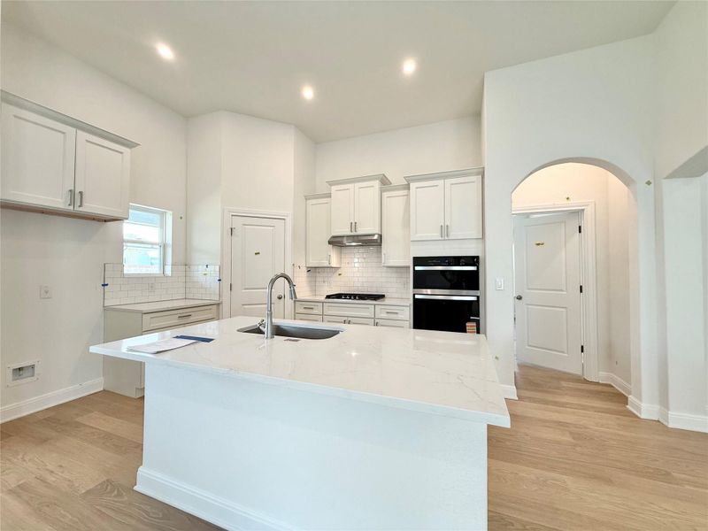 Furnished interior view inside a new home in Porter Country, Buda (Image 9).