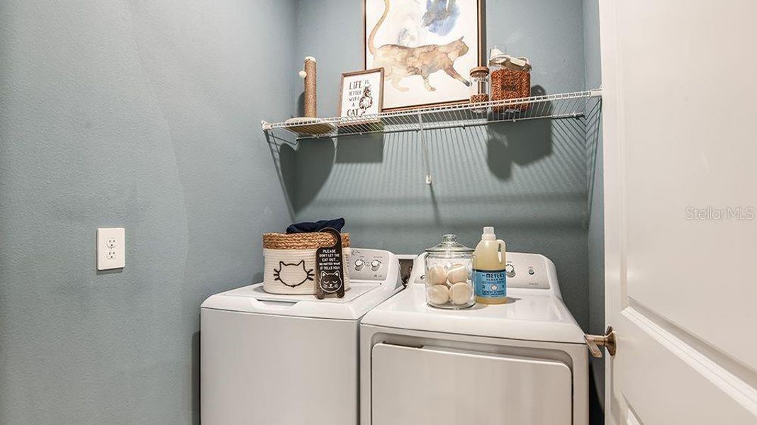 Close-up of interior finishes inside a home in Westview Community Group Page, Kissimmee (Image 19).