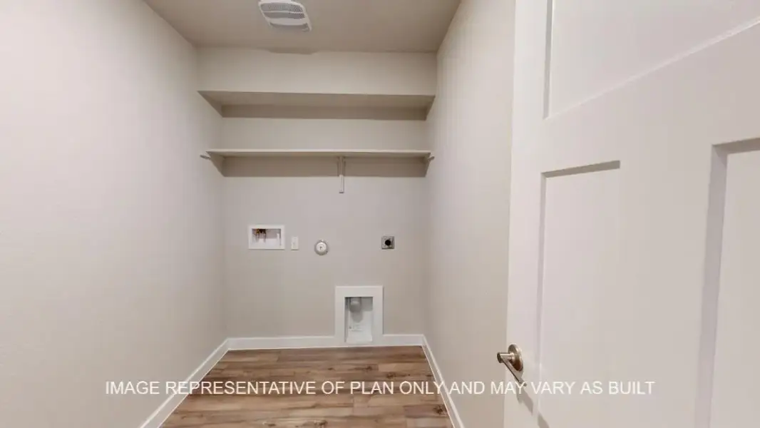 Representative unfurnished interior of a home built from the Baxtor by D.R. Horton in Wildwood Estates, Nolanville (Image 18).