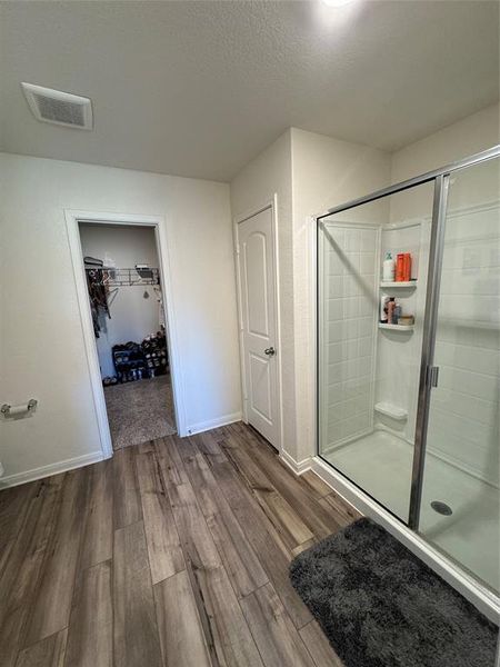 Spacious, unfurnished interior of a new home in , Fort Worth (Image 23).