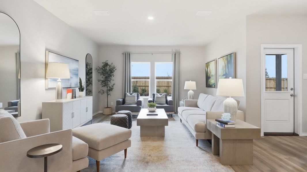 Representative furnished interior of a home built from the Plan by D.R. Horton in Bella Vista, Granbury (Image 11).