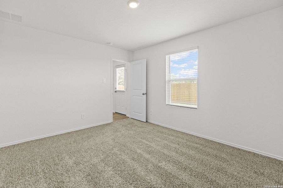 Spacious, unfurnished interior of a new home in Hickory Ridge, Elmendorf (Image 21).